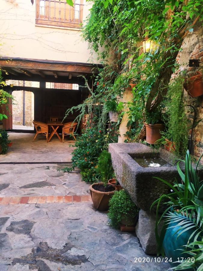 La Troje Oropesana Guest House Exterior photo