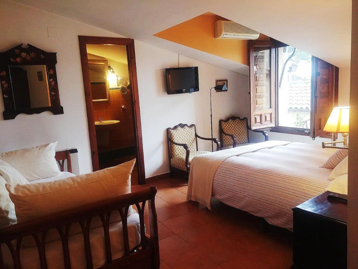La Troje Oropesana Guest House Exterior photo